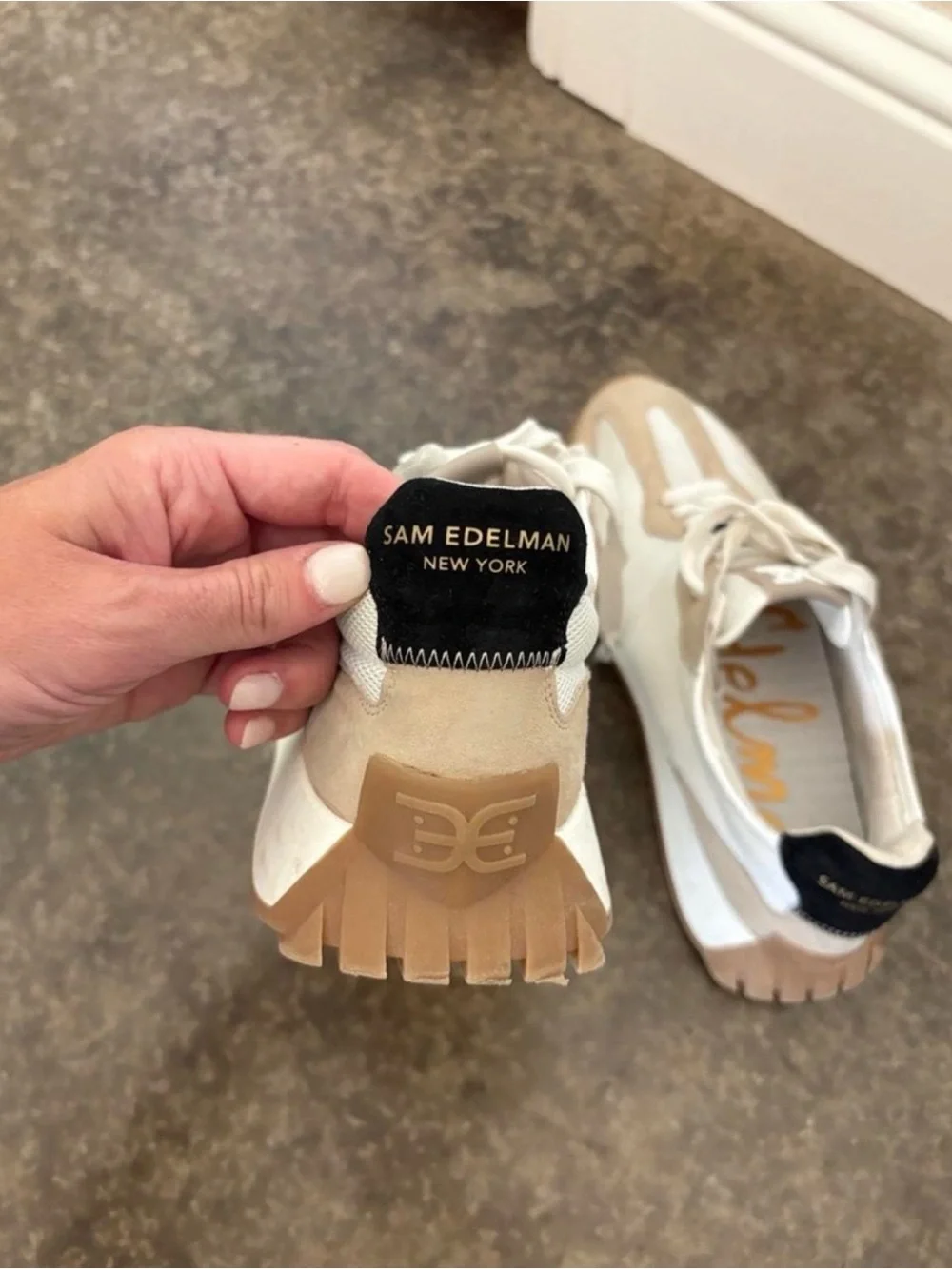 Like New ~ Sam Edelman Cream Logo Sneakers ~ Size 10